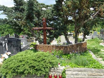 Na  istebniańskim cmentarzu
