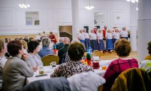 Uczestnicy Świątecznego Spotkania dla Seniorów w Koniakowie fot. M.Kuźma