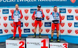 Mistrz Polski Dominik Bury (w środku) i wicemistrz Polski Kamil Bury (z lewej) na podium zawodów (foto: PZN facebook)