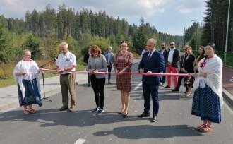 Uroczyste otwarcie przecięcia wstęgą nowo rozbudowanego fragmentu drogi gminnej Zaolzie etap II