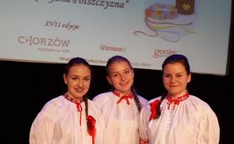 Anna Legierska (2d), Marta Fiedor (3a), Kinga Zawada (3c).