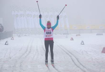Anna Kaczmarzyk  na mecie biegu narciarskiego