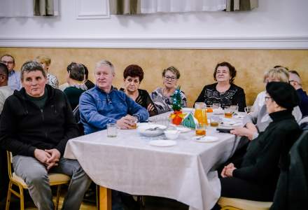 Uczestnicy Świątecznego Spotkania dla Seniorów w Koniakowie fot. M.Kuźma