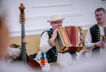 Uczestnicy Świątecznego Spotkania dla Seniorów w Koniakowie fot. M.Kuźma