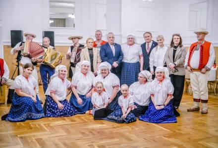 Uczestnicy Świątecznego Spotkania dla Seniorów w Koniakowie fot. M.Kuźma