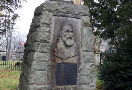 Pomnik Pawła Stalmacha w parku w Istebnej