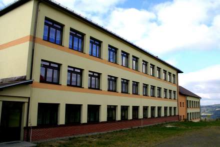 Budynek Szkoły Podstawowej nr 1 w Koniakowie
