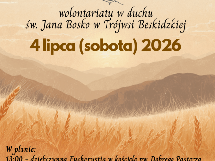 Łan zboża z napisem 20-lecie wolontariatu w duchu św. Jana Bosko w Trójwsi Beskidzkiej oraz datą i programem zawartym w ogłoszeniu
