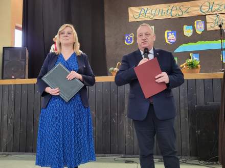 Fotorelacja z uroczystości Dnia Patrona w Zespole Szkolno-Przedszkolnym w Istebnej