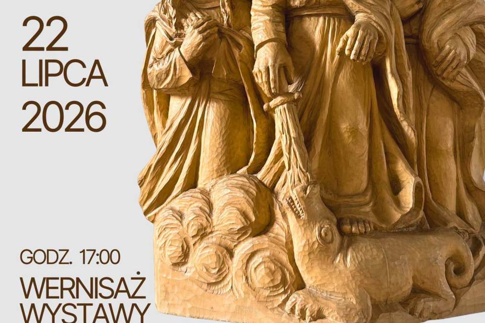Plakat zaprasza na wernisaż wystawy „Duchowość w rzeźbie Jana Bojki” 22 lipca 2026 r. o 17:00 w GOK w Istebnej. Na szarym tle widnieje duża drewniana rzeźba przedstawiająca trzy postacie, z których środkowa (anioł) pokonuje smoka.