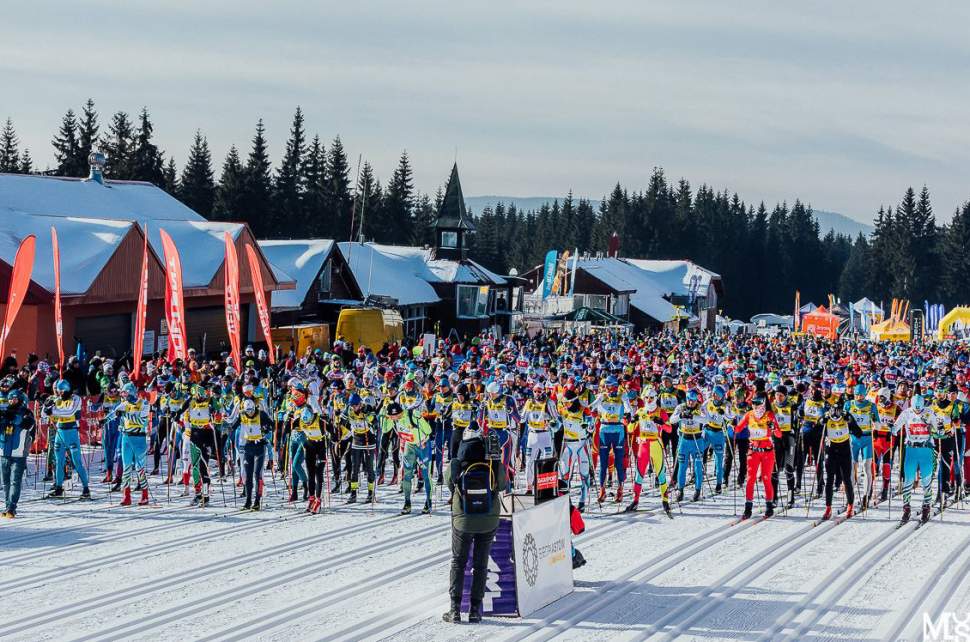 Start do biegu głównego na 50 km (foto: facebook/biegpiastow)
