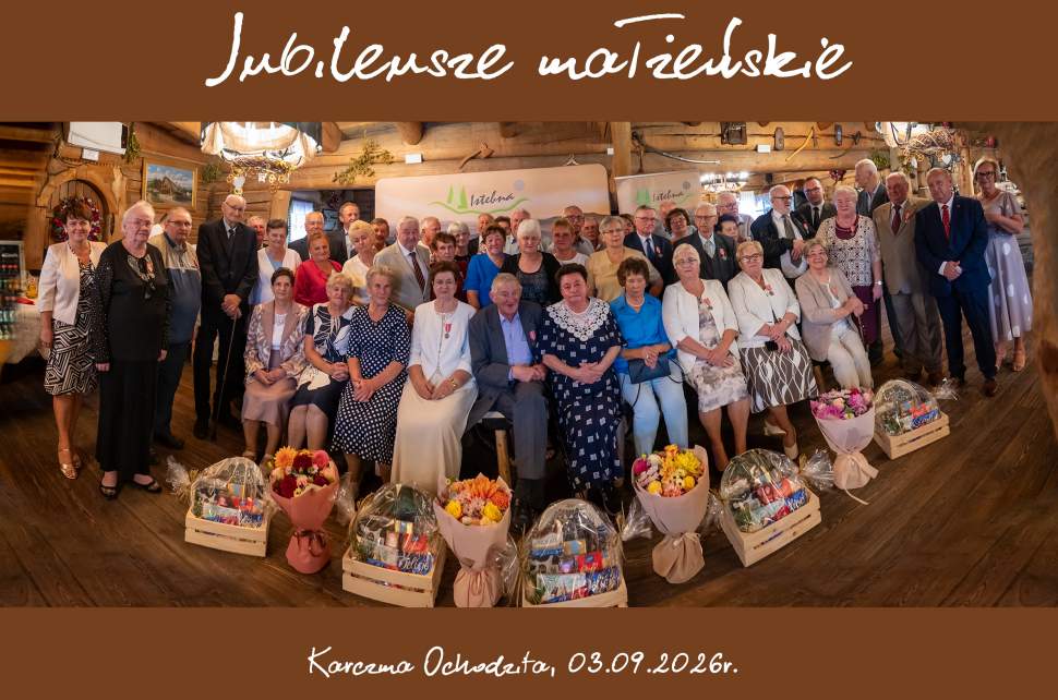 Zdjęcie grupowe uczestników uroczystości Złotych i Diamentowych Godów.